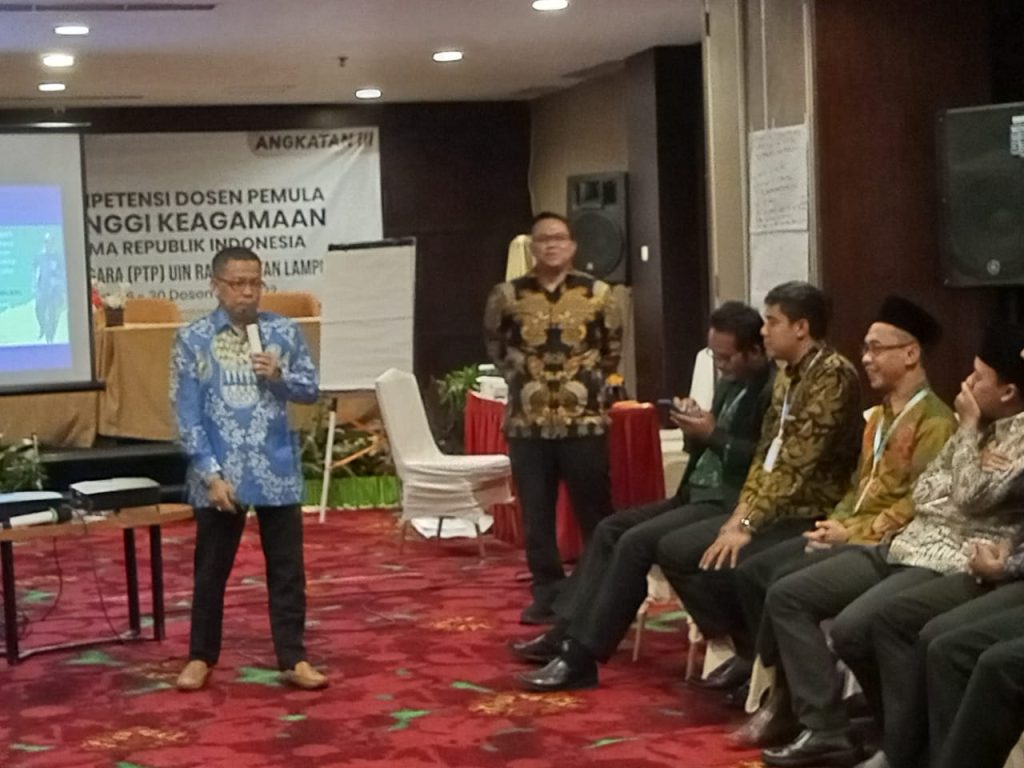 Dr. H. Sholehuddin, M.Pd.I Membersamai Training of Trainer (ToT) Penguatan Moderasi Beragama (PMB) Universitas Raden Intan Lampung (UIN RIL) di Hotel Novotel Lampung (19-24/12).